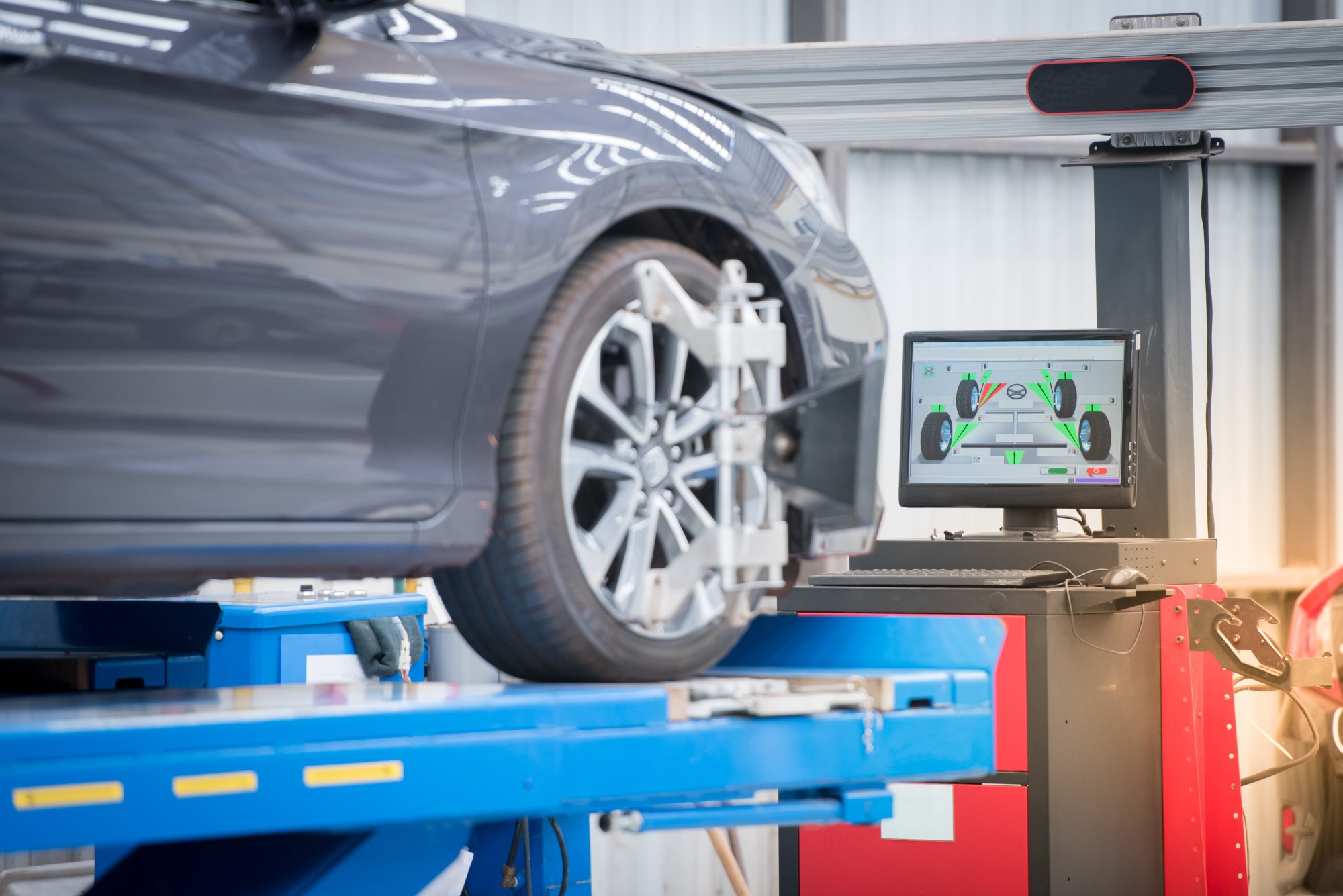 Struts' Impact On Vehicle Alignment: A Comprehensive Guide